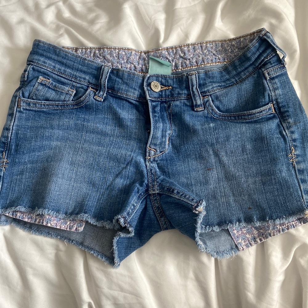 Old navy blue Jean flower shorts